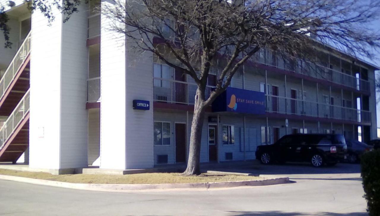 Intown Suites Extended Stay Lewisville Tx Valley View Dr Екстер'єр фото
